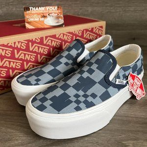 NWB VANS CLASSIC SLIP ON SHOES MIX AND MATCH Vans Mix & Match Slip-On Black True White | Billion Creation main image 4